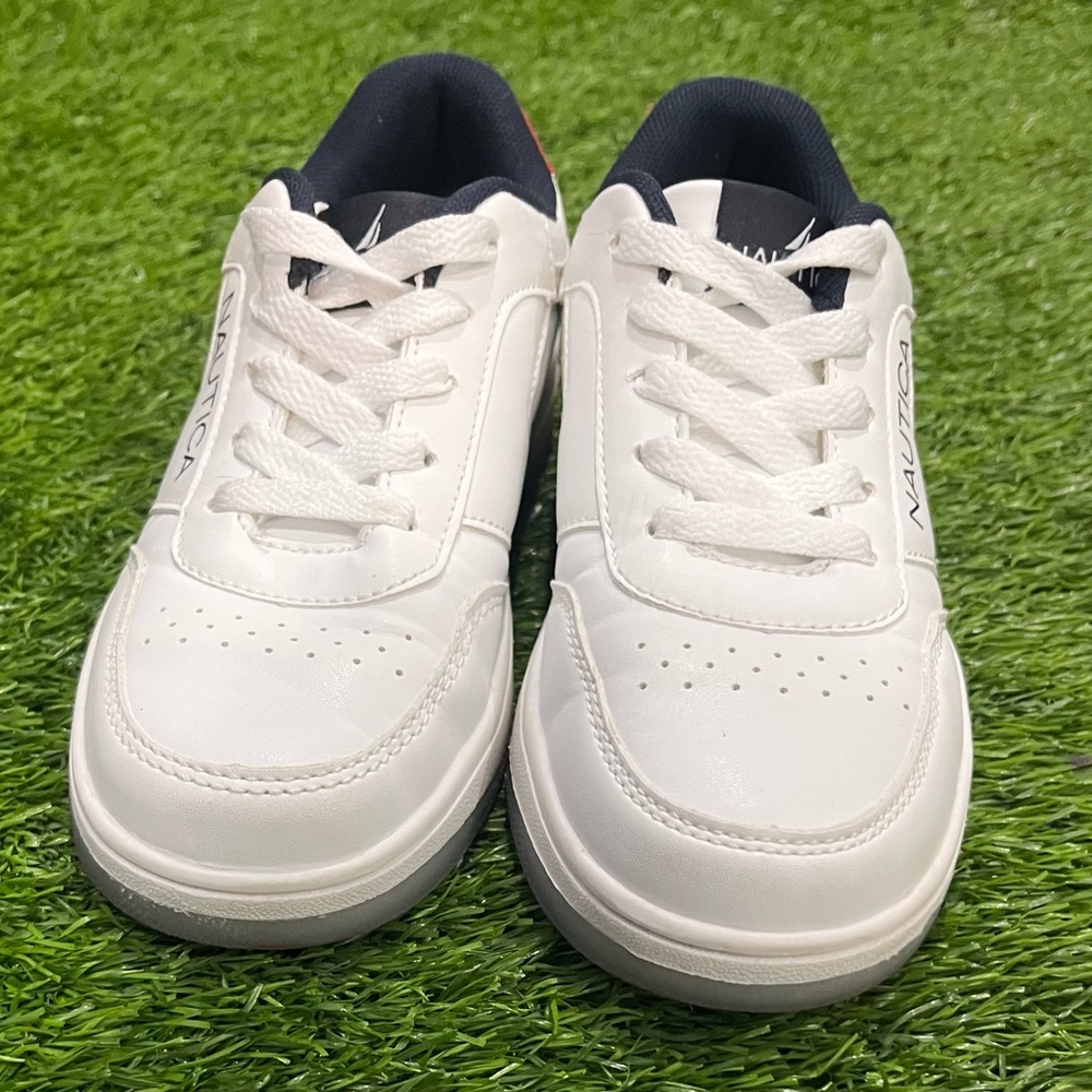 Nautica Boys Classic White and Red Faux Leather Sneakers Little Boys 2 - Picture 9 of 10